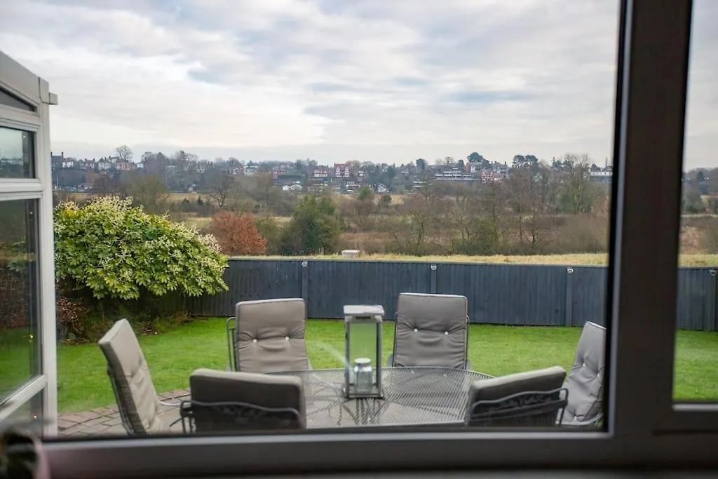 Holiday home City Home With Parking And Garden- Pet Friendly Chester United Kingdom