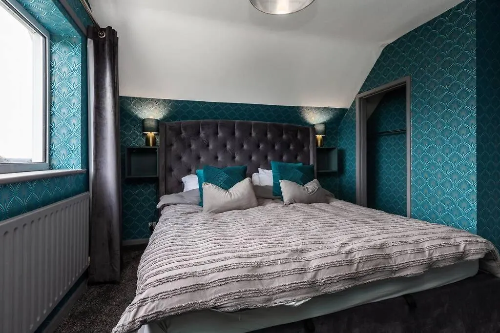 Holiday home City Home With Parking And Garden- Pet Friendly Chester