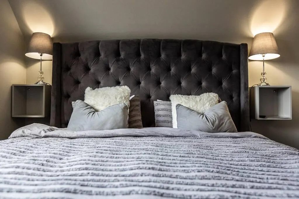 City Home With Parking And Garden- Pet Friendly Chester Holiday home