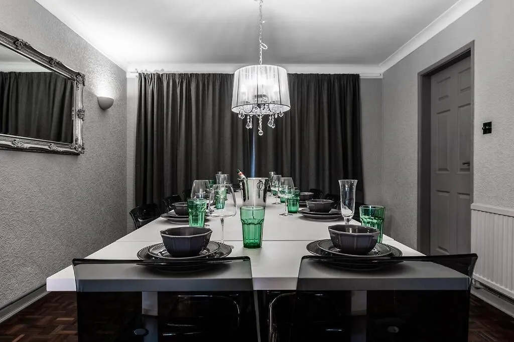 Holiday home City Home With Parking And Garden- Pet Friendly Chester United Kingdom
