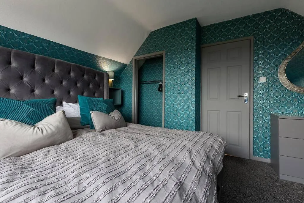 City Home With Parking And Garden- Pet Friendly Chester Holiday home